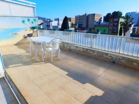 Ferienvermietung Penthouse mit schöner Terrasse 200m vom Strand Salatar, Roses