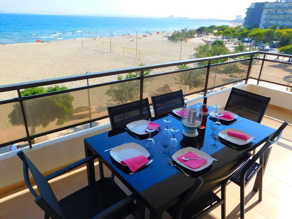 Appartement in Roses mit Großer Terrasse und Meerblick - Roses