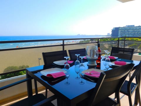 Appartement in Roses mit Großer Terrasse und Meerblick