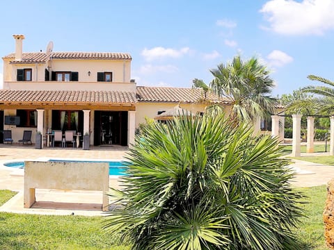 Nettes Ferienhaus in Llucmajor mit Großer Terrasse