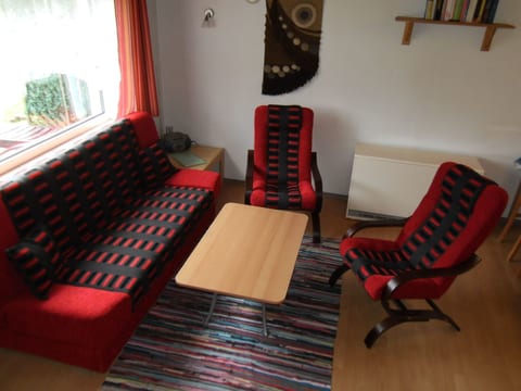Haus mit Spielwiese