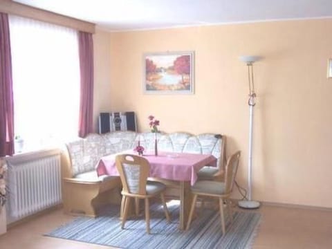 Appartement mit Terrasse, Garten und Grill