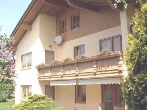 Appartement mit Terrasse, Garten und Grill