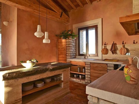 "Villa III Apicius"