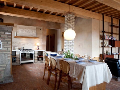 "Villa III Apicus"