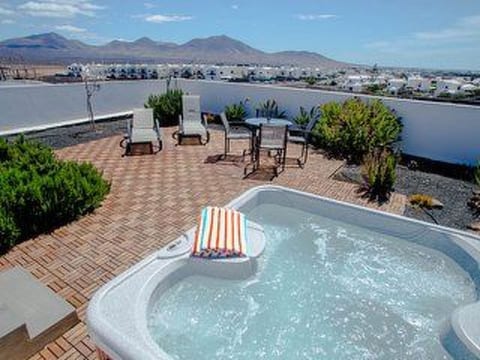 mit Jacuzzi