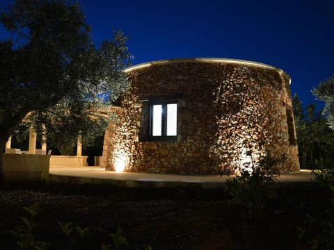 I FURNEDDHRI - Wohnstruktur bestehend aus 4 Trulli mit Schwimmbad