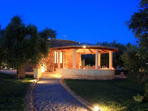 I FURNEDDHRI - Wohnstruktur bestehend aus 4 Trulli mit Schwimmbad