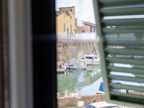 Zimmer mit Terrasse und Grachtenblick