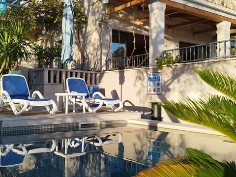 "Villa Rita" mit Blick auf das Wasser
