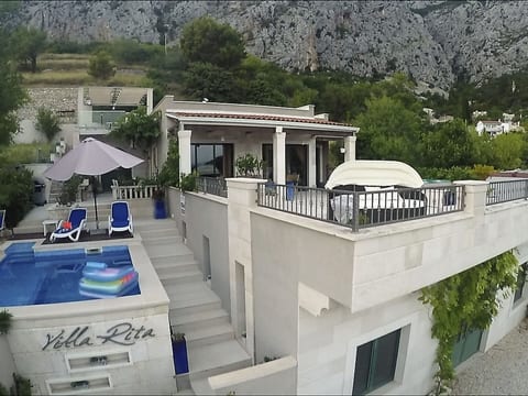 "Villa Rita" mit Blick auf das Wasser