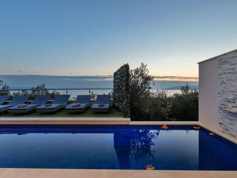 in Makarska mit Privatem Pool