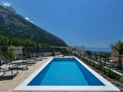 Moderne Villa Smart mit Pool und Meerblick
