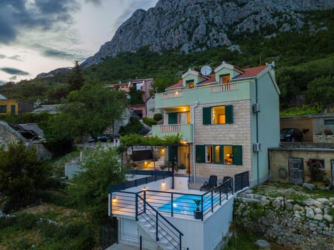 in Veliko Brdo mit Privatem Pool