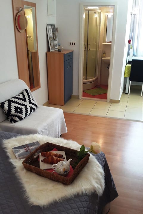 Gemütliches Studio-Apartment mit Blick auf das Biokovo-Gebirge