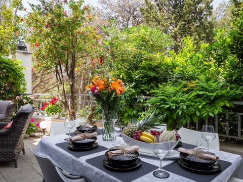 Schönes Appartement am Strand mit Terrasse