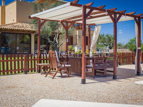 Villa mit 5 Schlafzimmern und Pool auf dem Lande