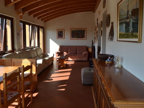 Appto. "Villa La Veranda" mit Garten und Pool