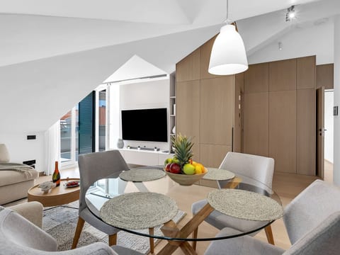 Penthouse Nikolina-50m to beach