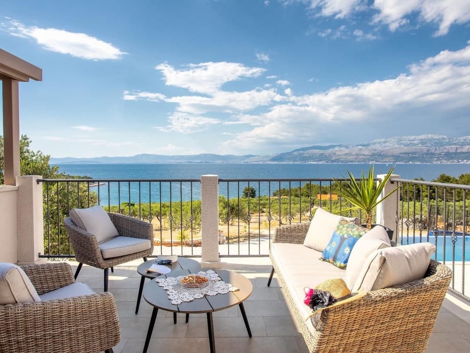 Villa Santa Lucia en la isla de Brač - Mirca