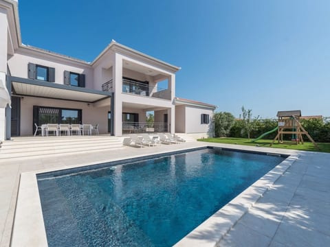 Haus für 9 Personen und 1 Kind in Gornje Rastane