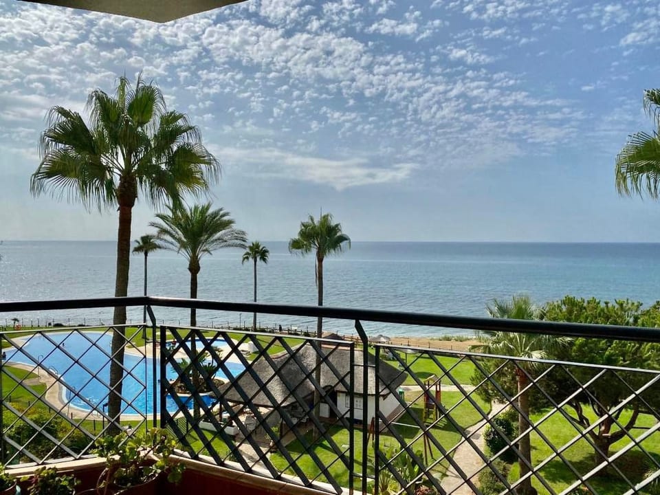 in Sitio De Calahonda mit Privatem Parkplatz und Meerblick - Sitio de Calahonda