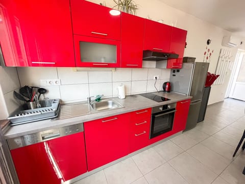 Gemütliches Appartement in Crikvenica mit Terrasse und Stadtblick und Nah am St