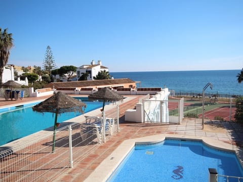 Appartement-Villa, Beach Front