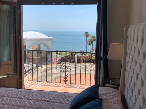 Appartement-Villa, Beach Front