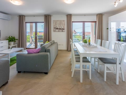 Wohnung im Erdgeschoss mit Terrasse