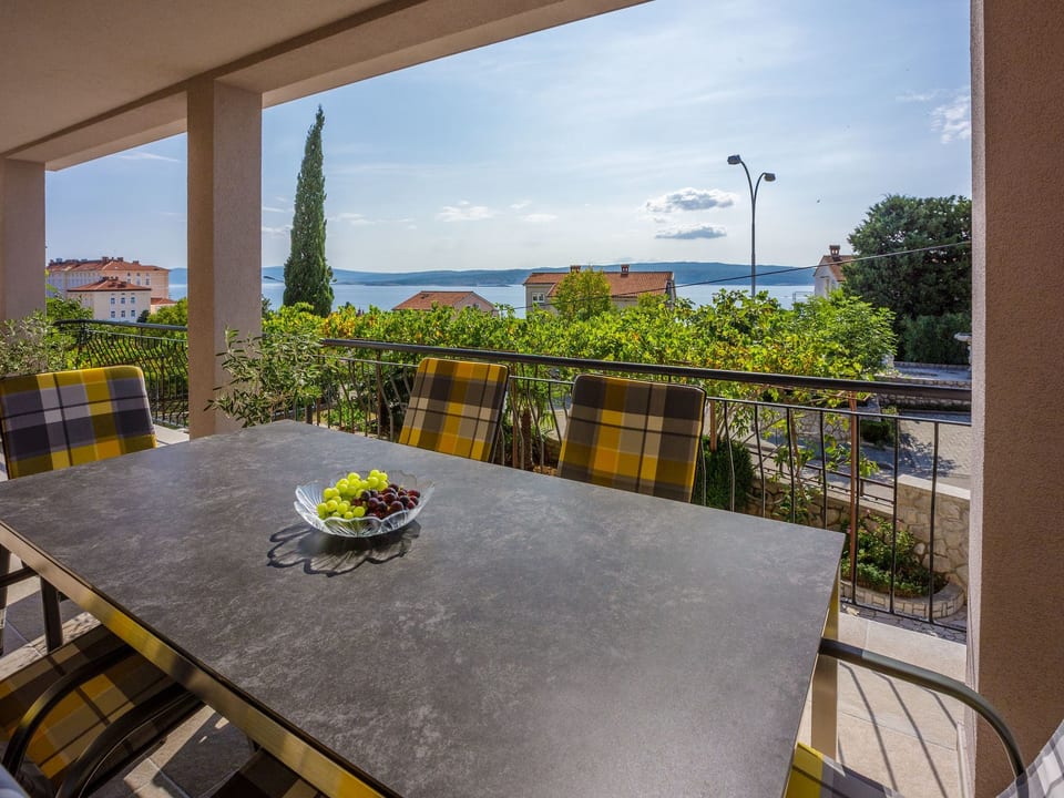 Wohnung im Erdgeschoss mit Terrasse - Crikvenica