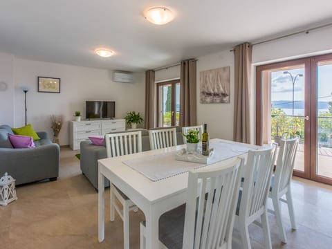 Wohnung im Erdgeschoss mit Terrasse