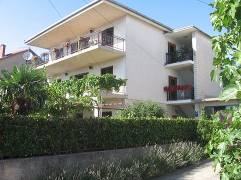 Studio mit eigener Terrasse