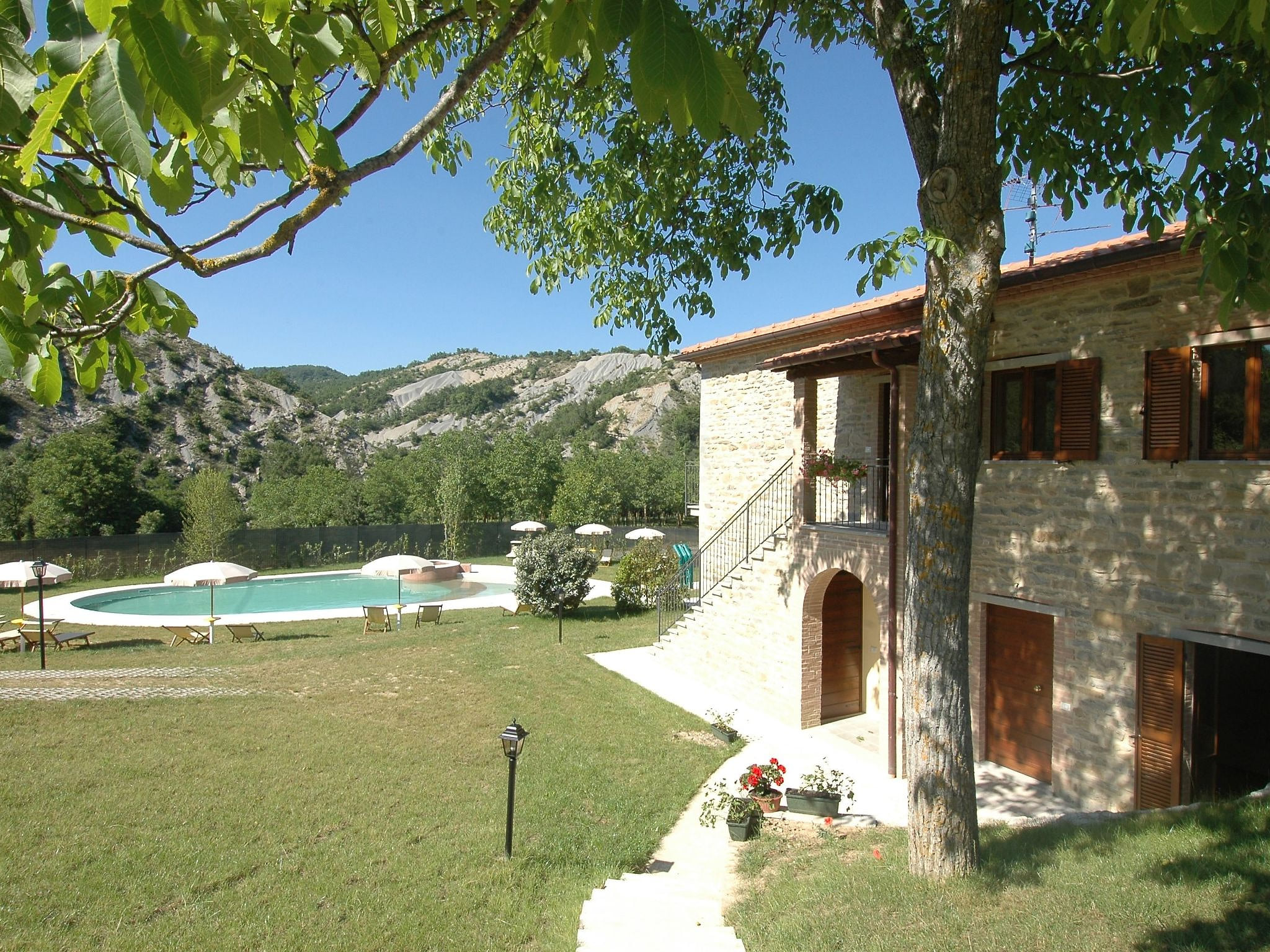 Unterkunft in einer Höhle mit Whirlpool