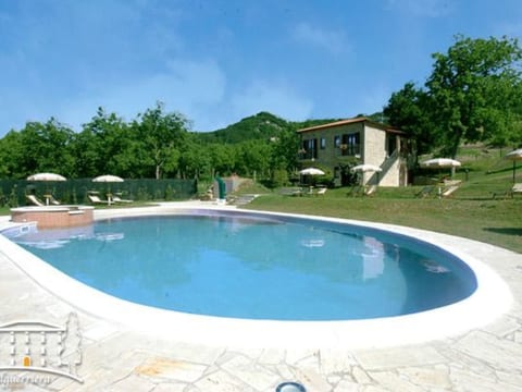 Wohnung in Apecchio mit Garten