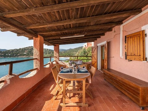 Wohnung in Torre Delle Stelle mit Terrasse und Grill, nah am Strand
