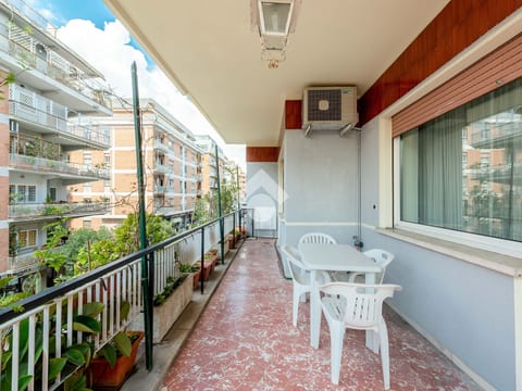mit Terrasse
