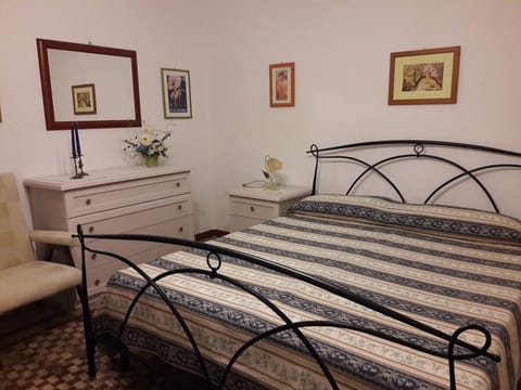 Lubagnu Vacanze- Drei-Zimmer-Wohnung E