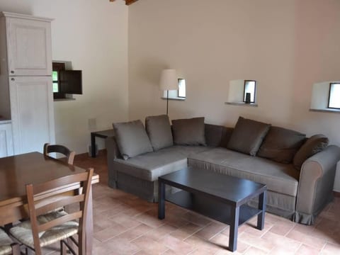 mit Garten, Grill und Terrasse