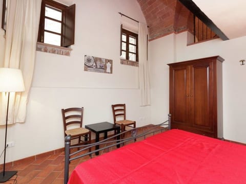 Apartment mit offenem Schlafboden und Garten