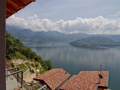 Beatrice - Haus mit Pool und Terrasse am Iseosee