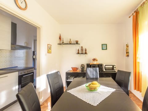 Wohnung in Crikvenica mit Grill und Terrasse