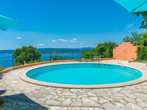 "Villa Ivanka" mit Blick auf das Wasser