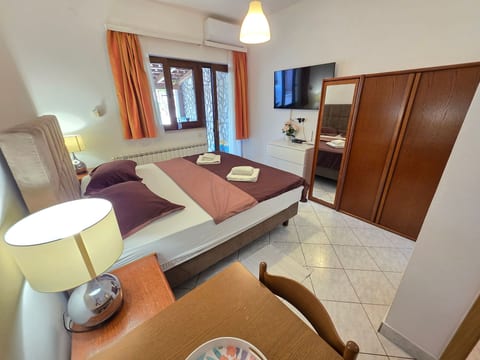 Studio-Apartment mit Terrasse