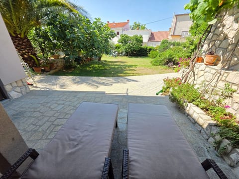 Studio-Apartment mit Terrasse