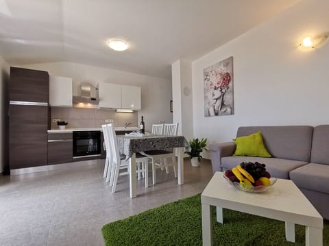 Wohnung in Crikvenica mit Terrasse und Meerblick