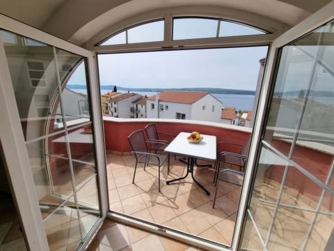 Wohnung mit Balkon, tolle Lage