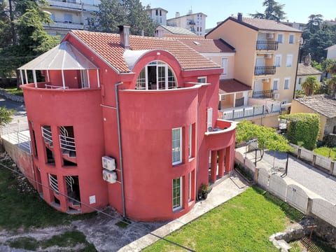 Wohnung mit Balkon, tolle Lage