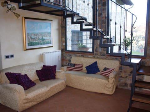 ein Haus in der Olivenhaine - casa buriano GIULIA