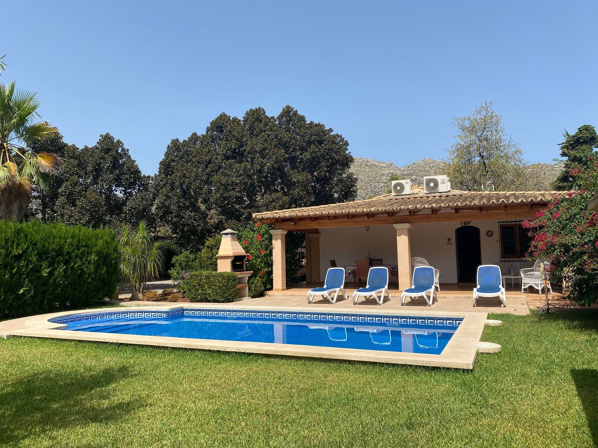 Finca mit Garten, Grill und Terrasse